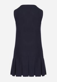 Born2be - Granatowa Dzianinowa Sukienka z Wiskozą Zdobiona Plisami i Imitacją Kieszeni Ravima. Kolor: niebieski. Materiał: wiskoza, dzianina. Wzór: aplikacja. Typ sukienki: trapezowe. Styl: klasyczny, elegancki #2