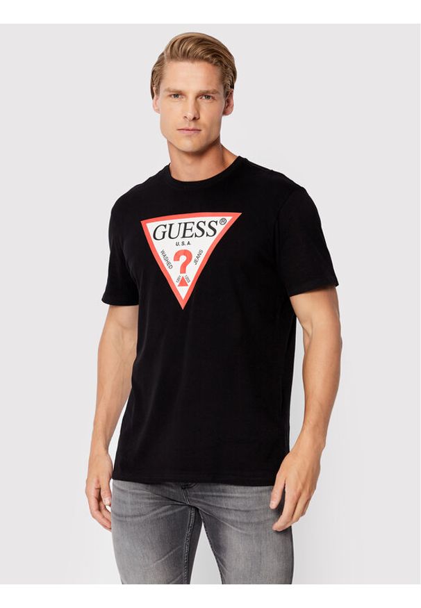 Guess T-Shirt M2GI68 KBA60 Czarny Regular Fit. Kolor: czarny. Materiał: bawełna