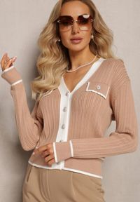 Renee - Beżowy Krótki Kardigan Zapinany na Biżuteryjne Guziki Oprava. Kolor: beżowy. Długość: krótkie. Sezon: jesień, zima #5