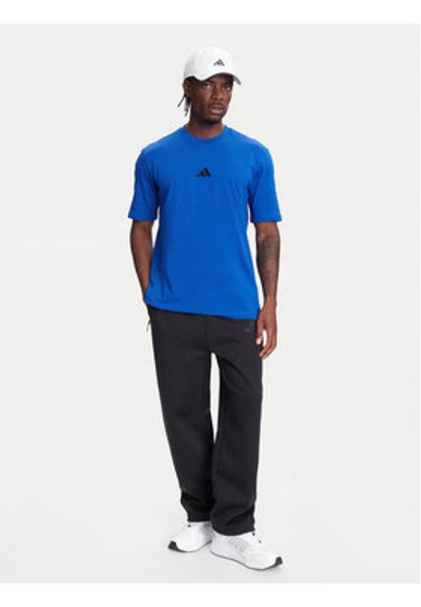 Adidas - adidas T-Shirt Essentials Small Logo JF1094 Niebieski Regular Fit. Kolor: niebieski. Materiał: bawełna