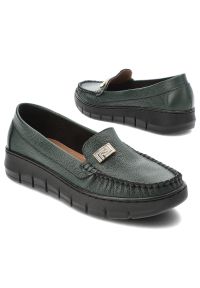 Zielone Półbuty Armodo Wygodne Wsuwane Obuwie Damskie. Okazja: na co dzień. Zapięcie: bez zapięcia. Kolor: zielony. Materiał: skóra. Wzór: aplikacja. Styl: klasyczny, casual, elegancki #3