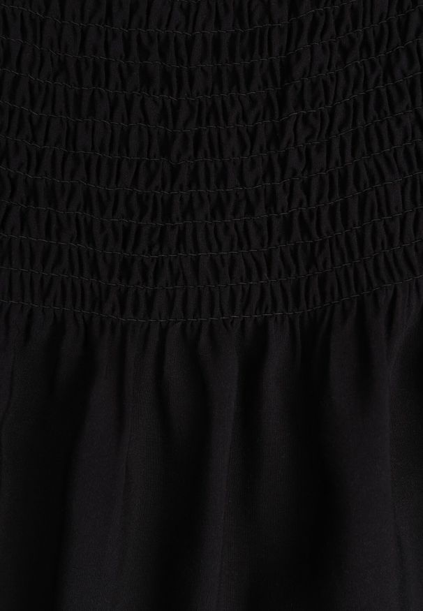 Born2be - Czarna Bawełniana Sukienka z Hiszpańskim Dekoltem z Szerokimi Falbanami na Dole Bliria. Okazja: na co dzień, na spacer. Typ kołnierza: dekolt hiszpanka. Kolor: czarny. Materiał: bawełna. Sezon: lato. Typ sukienki: rozkloszowane. Styl: elegancki, wakacyjny, casual