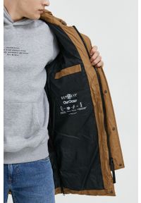 Tom Tailor kurtka męska kolor brązowy zimowa. Okazja: na co dzień. Kolor: brązowy. Materiał: włókno, materiał. Sezon: zima. Styl: casual #4