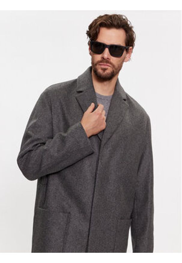 Calvin Klein Płaszcz wełniany K10K111745 Szary Regular Fit. Kolor: szary. Materiał: wełna