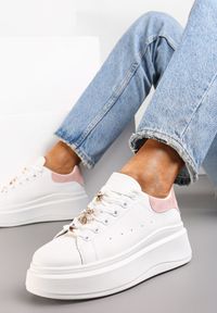 Renee - Biało-Różowe Sneakersy na Grubej Podeszwie Celessi. Kolor: biały. Materiał: jeans