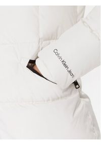 Calvin Klein Jeans Kurtka puchowa J20J221890 Biały Slim Fit. Kolor: biały. Materiał: puch, syntetyk #4