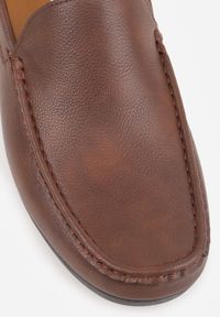Born2be - Brązowe Półbuty Typu Mokasyny z Ozdobnym Przeszyciem Gildal. Okazja: na co dzień. Zapięcie: pasek. Kolor: brązowy. Materiał: jeans, materiał. Styl: casual, klasyczny #6