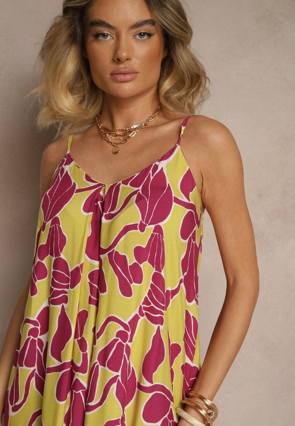 Renee - Jasnozielona Wiskozowa Sukienka o Rozkloszowanym Kroju na Cienkich Ramiączkach Sepalina. Okazja: na co dzień, na spacer. Typ kołnierza: dekolt w serek. Kolor: zielony. Materiał: wiskoza. Długość rękawa: na ramiączkach. Sezon: lato. Styl: casual, elegancki