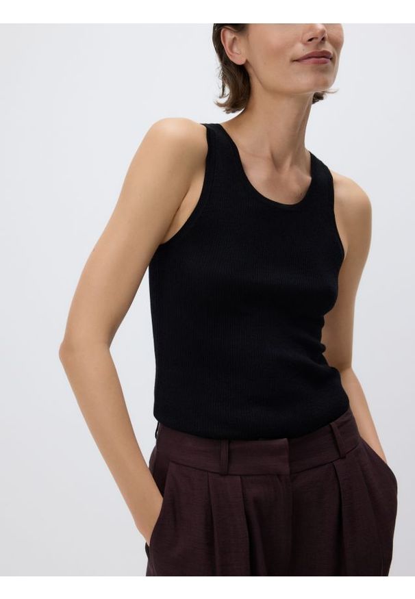Reserved - Top z wełny i jedwabiu - czarny. Kolor: czarny. Materiał: wełna, jedwab