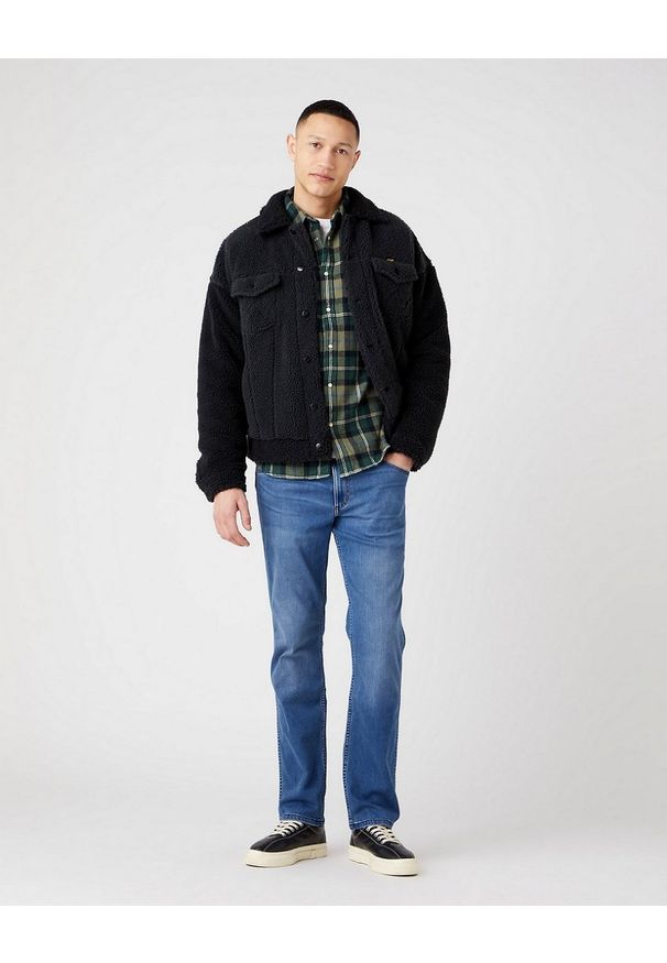 Wrangler - WRANGLER WESTERN SHIRT MĘSKA KOSZULA W KRATĘ DŁUGI RĘKAW LOGO DEEP LICHEN W5B4CMX1X 112321480. Długość rękawa: długi rękaw. Długość: długie