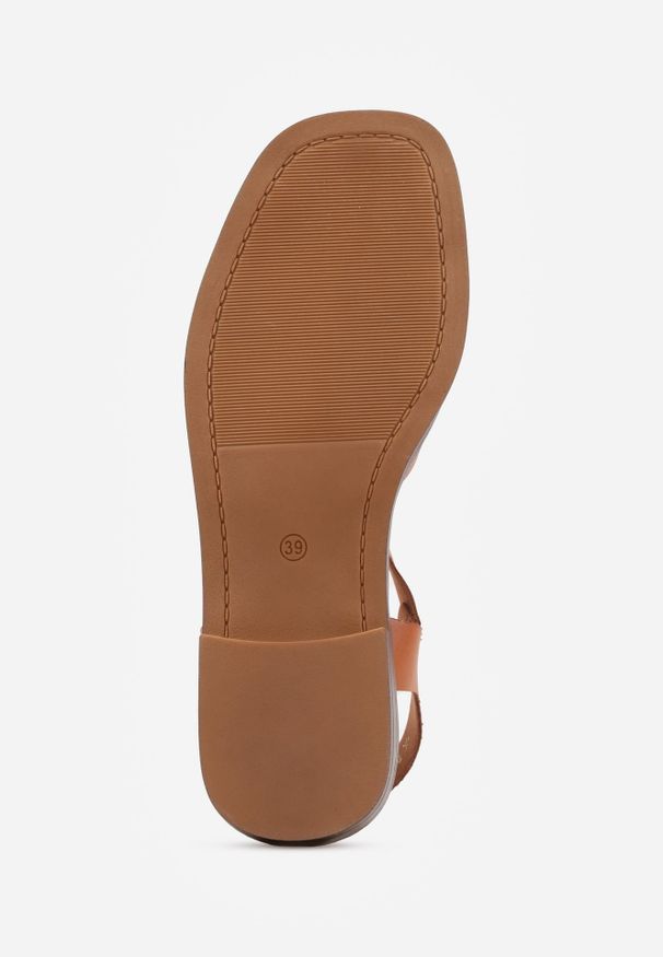 Renee - Brązowe Sandały VICES z Zakrytym Noskiem Przeplatanymi Paskami i Aplikacją Coradia. Okazja: na co dzień. Zapięcie: pasek. Kolor: brązowy. Wzór: aplikacja. Sezon: lato. Styl: wakacyjny, casual, elegancki