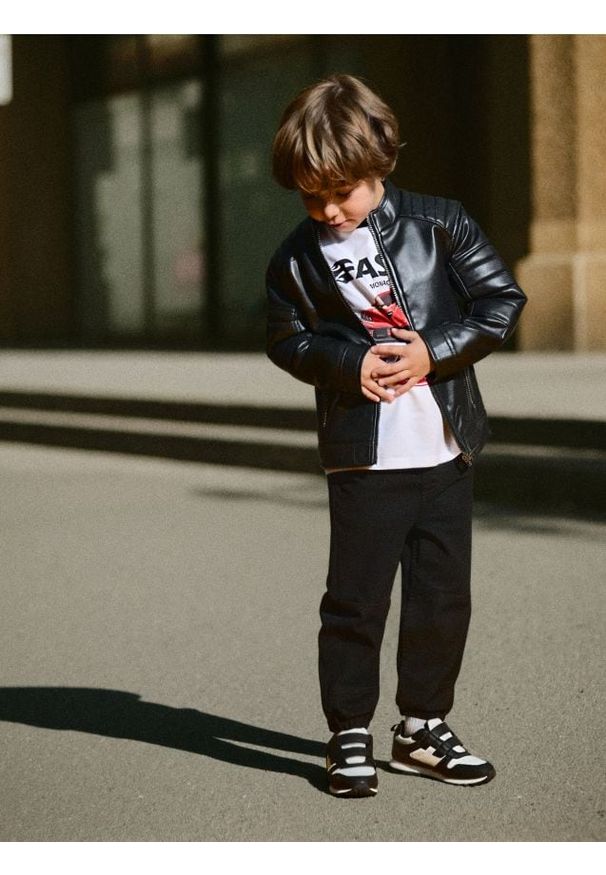 Sinsay - Ramoneska - czarny. Kolor: czarny