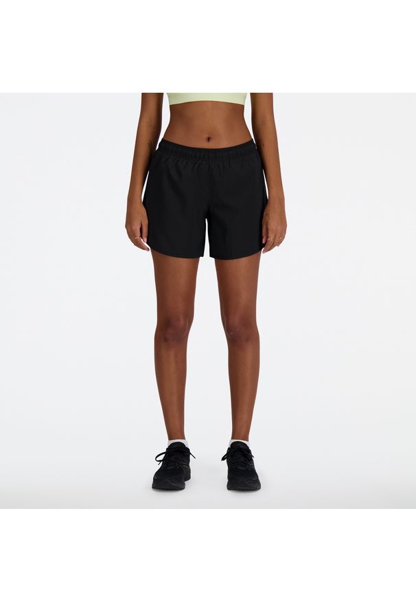 Spodenki damskie New Balance WS41228BK – czarne. Kolor: czarny. Materiał: poliester, materiał. Sport: fitness
