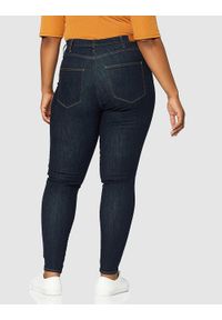 Wrangler - WRANGLER SKINNY PLUS RINSEWASH W24KWX023. Kolekcja: plus size