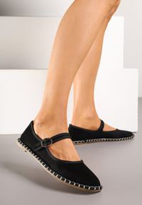 Born2be - Czarne Balerinki Espadryle z Paskiem Ozdobione Przeszyciami Firaniere. Okazja: na co dzień. Zapięcie: pasek. Kolor: czarny. Wzór: aplikacja. Sezon: lato. Styl: casual