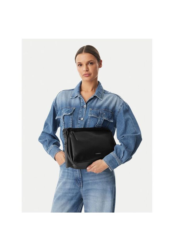 Torebka Calvin Klein. Kolor: czarny