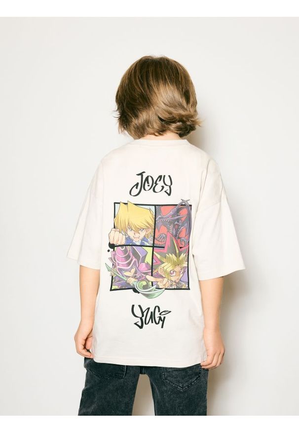 Reserved - T-shirt Yu-Gi-Oh! - jasnoszary. Kolor: szary. Materiał: bawełna, dzianina