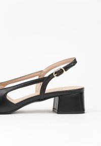 Renee - Czarne Sandały Slingback na Klocku z Lakierowanym Noskiem Iphisania. Kolor: czarny. Materiał: lakier. Wzór: grochy. Styl: retro #3