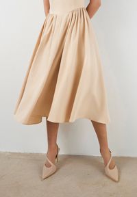 Born2be - Beżowe Sandały Vices na Szpilce z Noskiem w Szpic i Skośnym Paskiem Nirare. Okazja: na co dzień. Zapięcie: pasek. Kolor: beżowy. Materiał: jeans, koronka. Obcas: na szpilce. Styl: wizytowy, casual, elegancki. Wysokość obcasa: średni #1