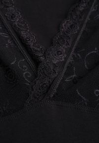 Born2be - Czarny Bawełniany Top Bieliźniany z Siateczkową Górą z Koronką Bervisa. Kolor: czarny. Materiał: bawełna, koronka. Wzór: koronka #8