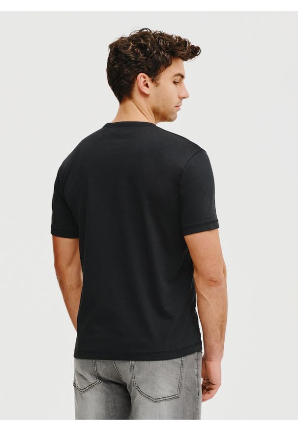 Pako Lorente - PAKO LORENTE – Czarny t-shirt męski. Kolor: czarny, biały. Materiał: bawełna