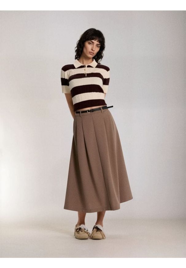 Sinsay - Rozkloszowana spódnica midi z paskiem - brązowy. Kolor: brązowy