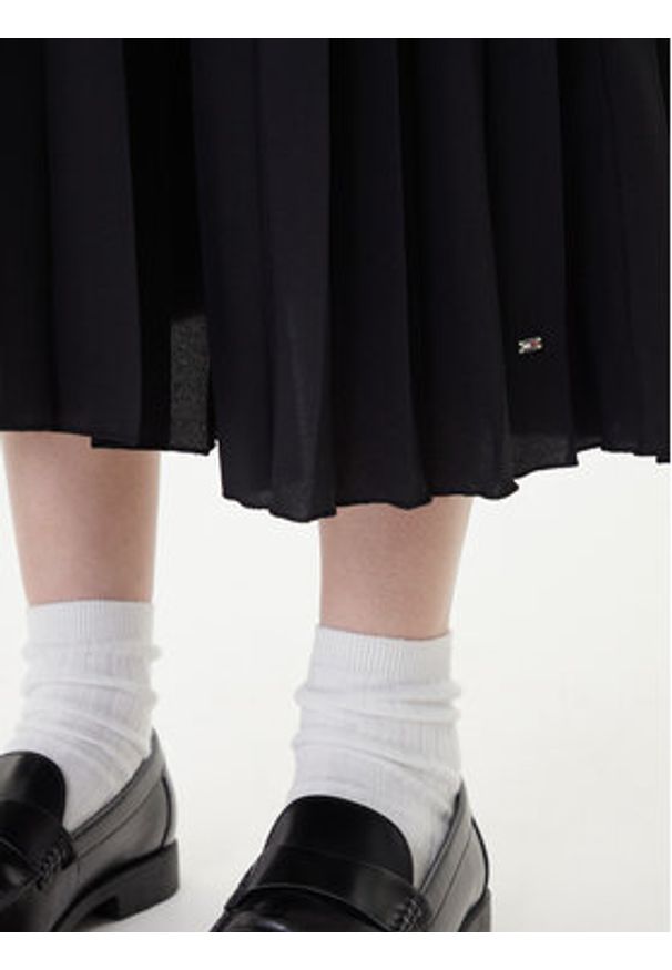 TOMMY HILFIGER - Tommy Hilfiger Sukienka codzienna WW0WW39342 Czarny Regular Fit. Okazja: na co dzień. Kolor: czarny. Materiał: wiskoza. Typ sukienki: proste. Styl: casual