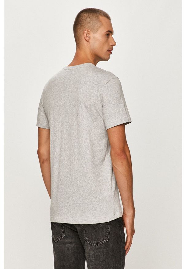 Lacoste - T-shirt. Okazja: na co dzień. Kolor: szary. Materiał: dzianina. Wzór: gładki, aplikacja. Styl: casual