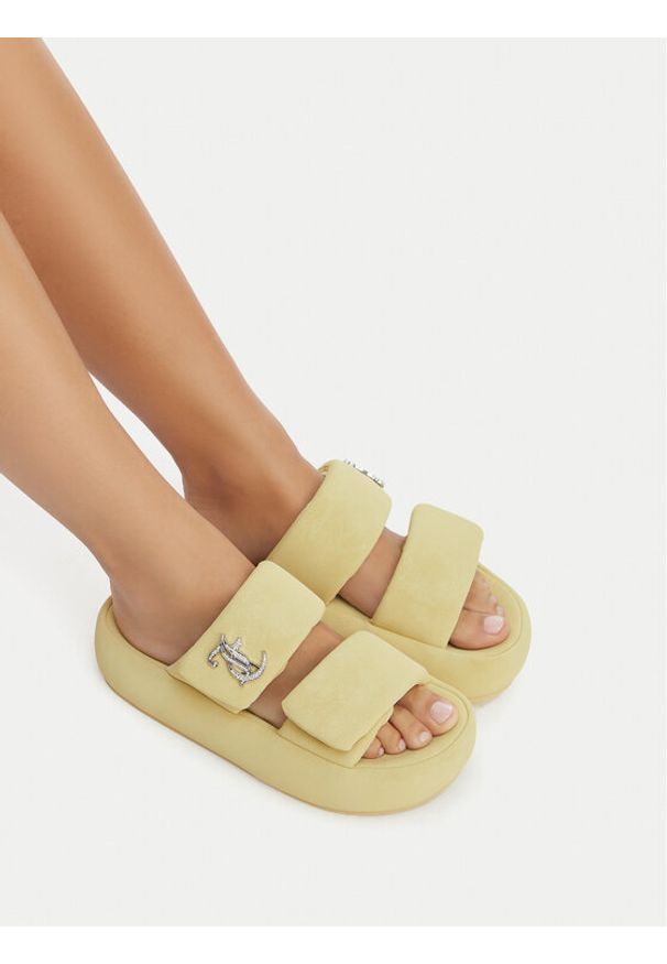 Juicy Couture Klapki CEO-WSS21515-06 Żółty. Kolor: żółty. Materiał: skóra