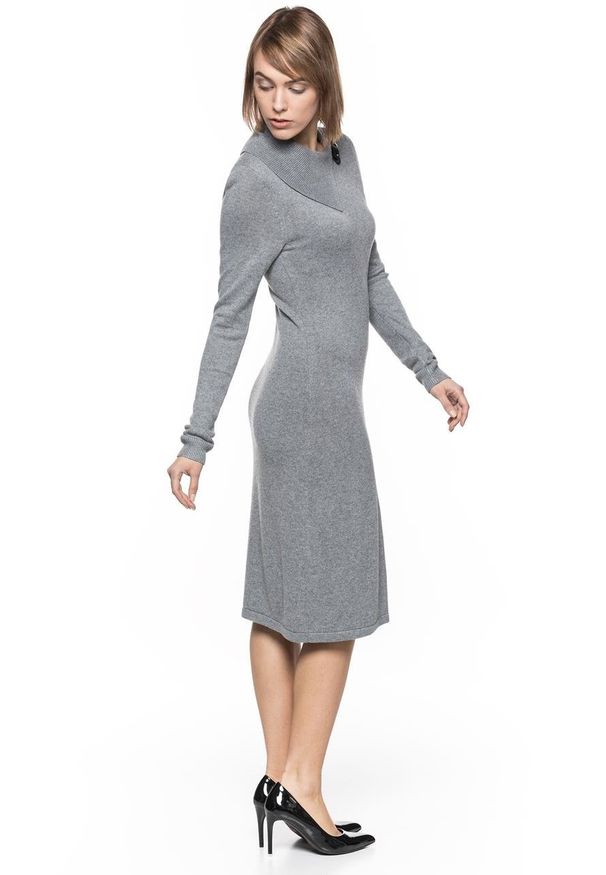 Tom Tailor - DAMSKA SUKIENKA TOM TAILOR LOVELY KNIT DRESS. Materiał: skóra, dzianina. Wzór: jednolity. Typ sukienki: proste. Styl: elegancki. Długość: midi