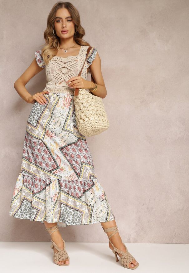 Renee - Niebiesko-Beżowa Bawełniana Sukienka z Szydełkową Wstawką i Wzorem Paisley Rynlia. Okazja: na co dzień. Typ kołnierza: kołnierz z falbankami. Kolor: niebieski. Materiał: bawełna. Wzór: paisley. Typ sukienki: proste. Styl: casual. Długość: maxi