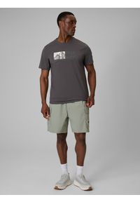 4f - 4F Spodenki tkaninowe męskie - khaki S. Okazja: na spacer, na co dzień. Kolor: oliwkowy, brązowy, wielokolorowy. Materiał: tkanina. Styl: casual #1