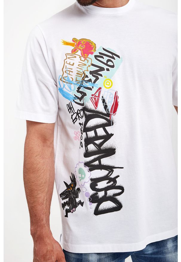 T-shirt DSQUARED2. Materiał: bawełna. Długość rękawa: krótki rękaw. Długość: krótkie. Wzór: kolorowy, nadruk