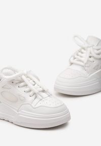 Born2be - Białe Sneakersy Streetwearowe z Ozdobnym Sznurowaniem na Grubej Podeszwie Rafoi. Kolor: biały. Materiał: materiał, skóra ekologiczna. Szerokość cholewki: normalna #2