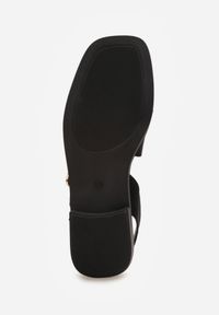 Born2be - Czarne Płaskie Sandały z Asymetrycznym Paskiem i Dużą Klamrą Zellova. Okazja: na co dzień. Zapięcie: klamry. Kolor: czarny. Materiał: zamsz, koronka. Styl: casual, elegancki #7