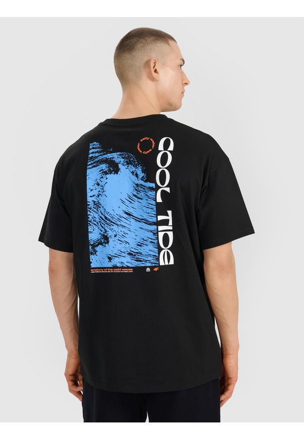 4f - 4F T-shirt oversize z nadrukiem męski - czarny M. Okazja: na co dzień. Kolor: czarny. Materiał: bawełna, tkanina, jersey. Długość rękawa: krótki rękaw. Długość: krótkie. Wzór: nadruk. Styl: klasyczny, casual, sportowy