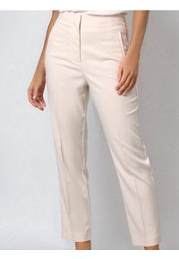 Sinsay - Spodnie cygaretki - kremowy. Kolor: kremowy