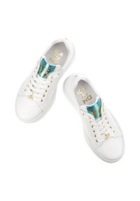Białe Sneakersy Karino Modne Buty Damskie Na Platformie. Okazja: na co dzień, na spacer. Kolor: biały. Materiał: skóra. Szerokość cholewki: normalna. Obcas: na platformie. Sport: turystyka piesza #5