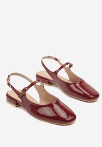 Renee - Bordowe Sandały Slingback Vices z Wkładką ze Skóry Naturalnej Sovritia. Okazja: do pracy, na spotkanie biznesowe, na co dzień. Zapięcie: pasek. Kolor: czerwony. Materiał: skóra. Sezon: lato. Obcas: na płaskiej podeszwie. Styl: klasyczny, casual, elegancki, biznesowy #3