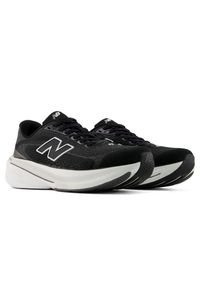 Buty damskie New Balance Fresh Foam 860 v15 W8604NE – czarne. Okazja: na co dzień. Kolor: czarny. Materiał: mesh. Szerokość cholewki: normalna. Wzór: geometria. Sport: bieganie, fitness #2