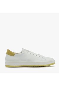 Ryłko - Białe sportowe półbuty z żółtymi detalami NORA. Nosek buta: okrągły. Kolor: biały. Materiał: skóra #1