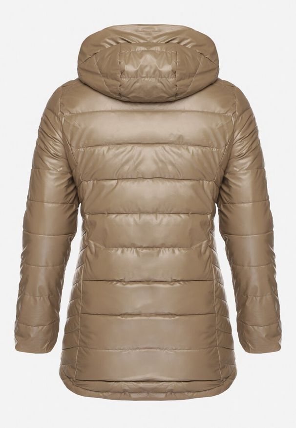 Born2be - Beżowa Pikowana Kurtka z Kapturem Terilire. Okazja: na co dzień. Typ kołnierza: kaptur. Kolor: beżowy. Materiał: jeans. Długość: długie. Styl: wizytowy, klasyczny, elegancki, casual