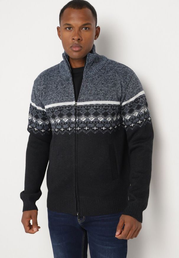 Born2be - Czarno-Niebieski Rozpinany Kardigan z Wełną i Geometrycznym Wzorem Romalena. Okazja: do pracy, na co dzień. Kolor: czarny. Materiał: wełna. Wzór: geometria. Styl: elegancki, casual, wizytowy
