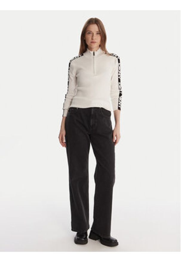 DKNY Sweter P5MSAY01 Écru Slim Fit. Materiał: wiskoza
