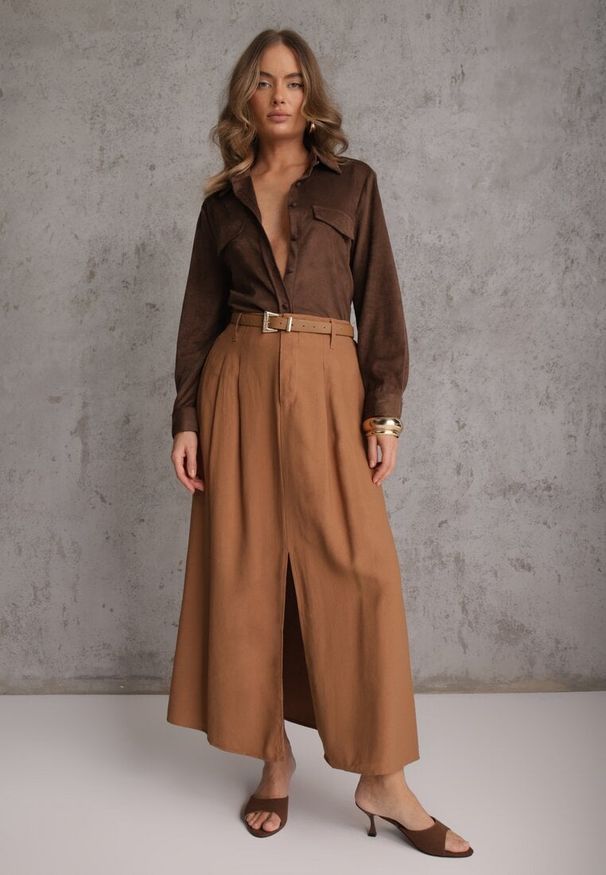 Renee - Brązowa Rozkloszowana Spódnica z Wiskozy Zdobiona Rozcięciem i Paskiem Urilia. Okazja: na co dzień, na randkę. Kolor: brązowy. Materiał: wiskoza. Wzór: aplikacja. Styl: casual, elegancki