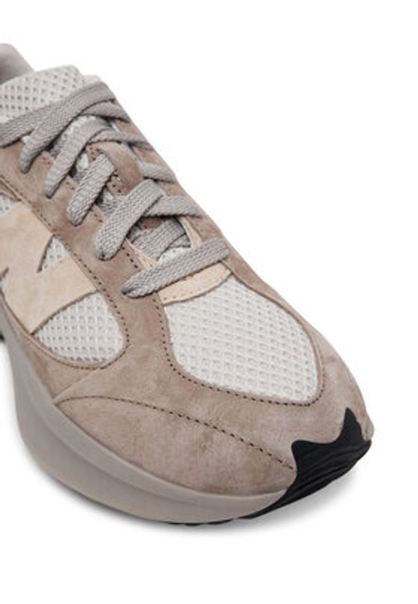 New Balance Sneakersy UWRPDHSC Brązowy. Kolor: brązowy. Materiał: skóra, zamsz
