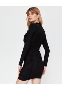 NEEDLE & THREAD - Czarna sukienka z falbaną. Kolor: czarny. Materiał: welur, materiał. Długość rękawa: długi rękaw. Wzór: aplikacja. Typ sukienki: dopasowane #4