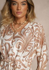 Renee - Jasnobeżowa Sukienka z Wiskozą o Rozkloszowanym Kroju w Abstrakcyjny Print Ridirinda. Kolor: beżowy. Materiał: wiskoza. Wzór: nadruk #4
