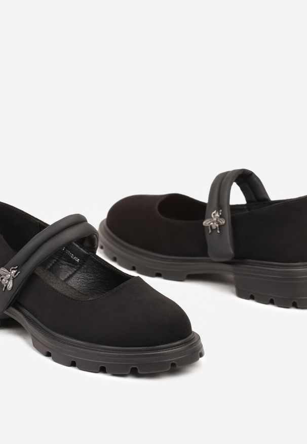 Born2be - Czarne Eleganckie Półbuty z Wkładką ze Skóry Naturalnej z Paskiem na Rzep i Detalem Vaidora. Okazja: na co dzień. Zapięcie: rzepy. Kolor: czarny. Materiał: skóra. Wzór: aplikacja. Obcas: na obcasie. Styl: elegancki. Wysokość obcasa: niski