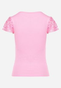 Born2be - Różowa Koszulka T-shirt z Koronką na Rękawach i Dekolcie Aines. Kolor: różowy. Materiał: koronka. Wzór: koronka. Sezon: lato #3